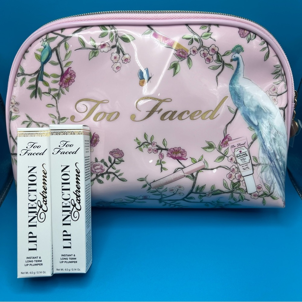 Too Faced “Lip injection” lip gloss set of 2 with beautiful makeup bag - NEW